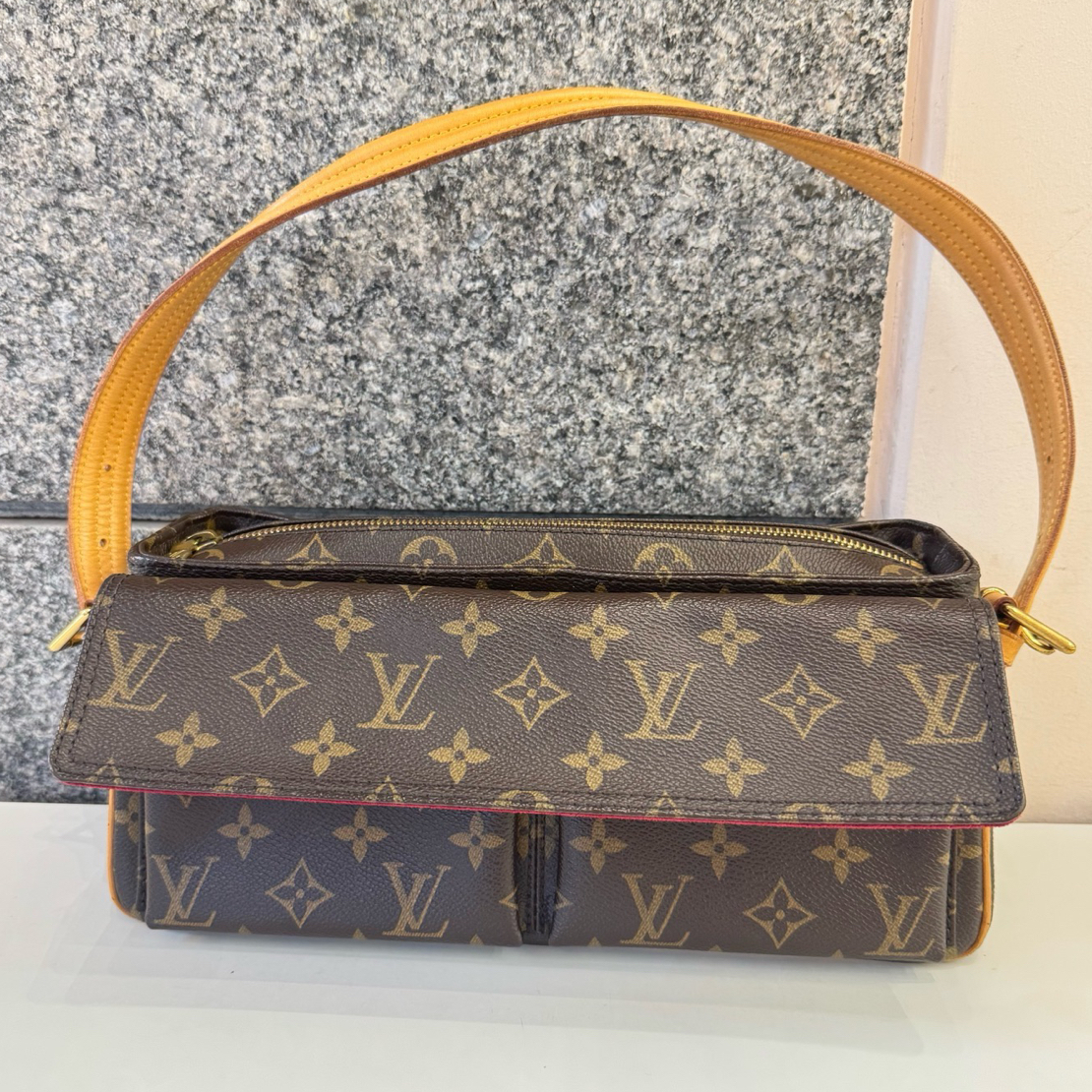 95新 LouisVuitton/路易威登 15573901/KIKIFIFI/骆驼
