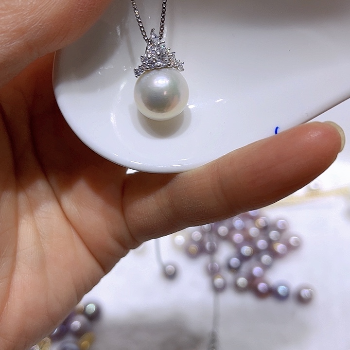 淡水珍珠白珠银色冰雪女王吊坠银S925镶嵌