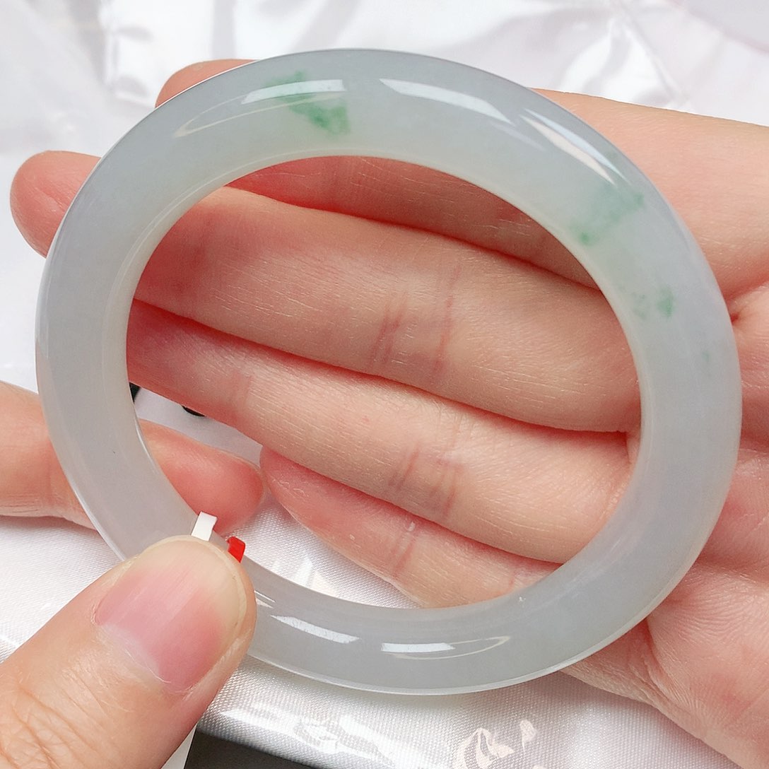 翡翠手镯未镶嵌抖音768