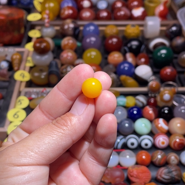 未镶嵌配珠玛瑙/玉髓人**茶