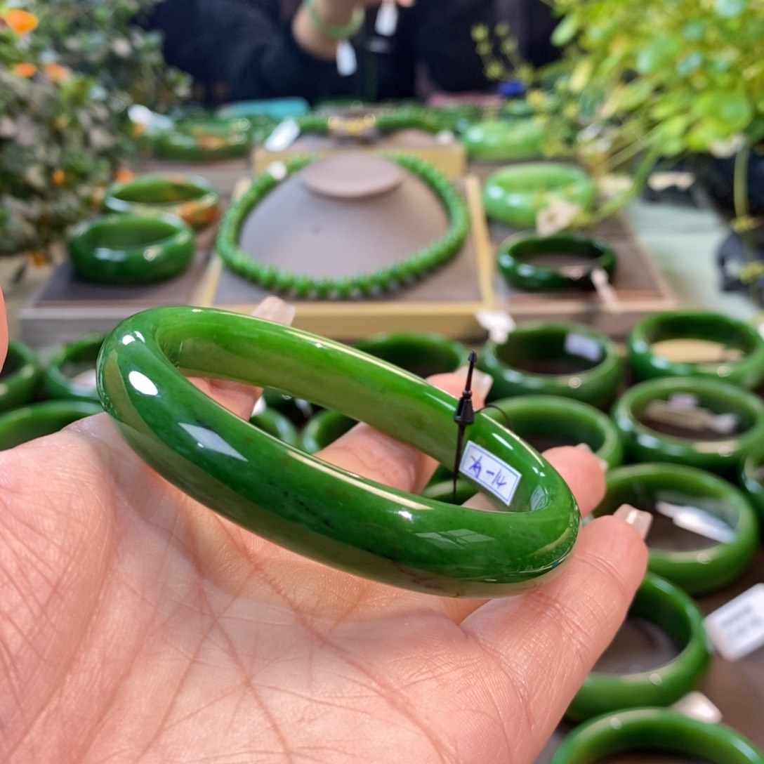 和田玉（碧玉）手镯未镶嵌