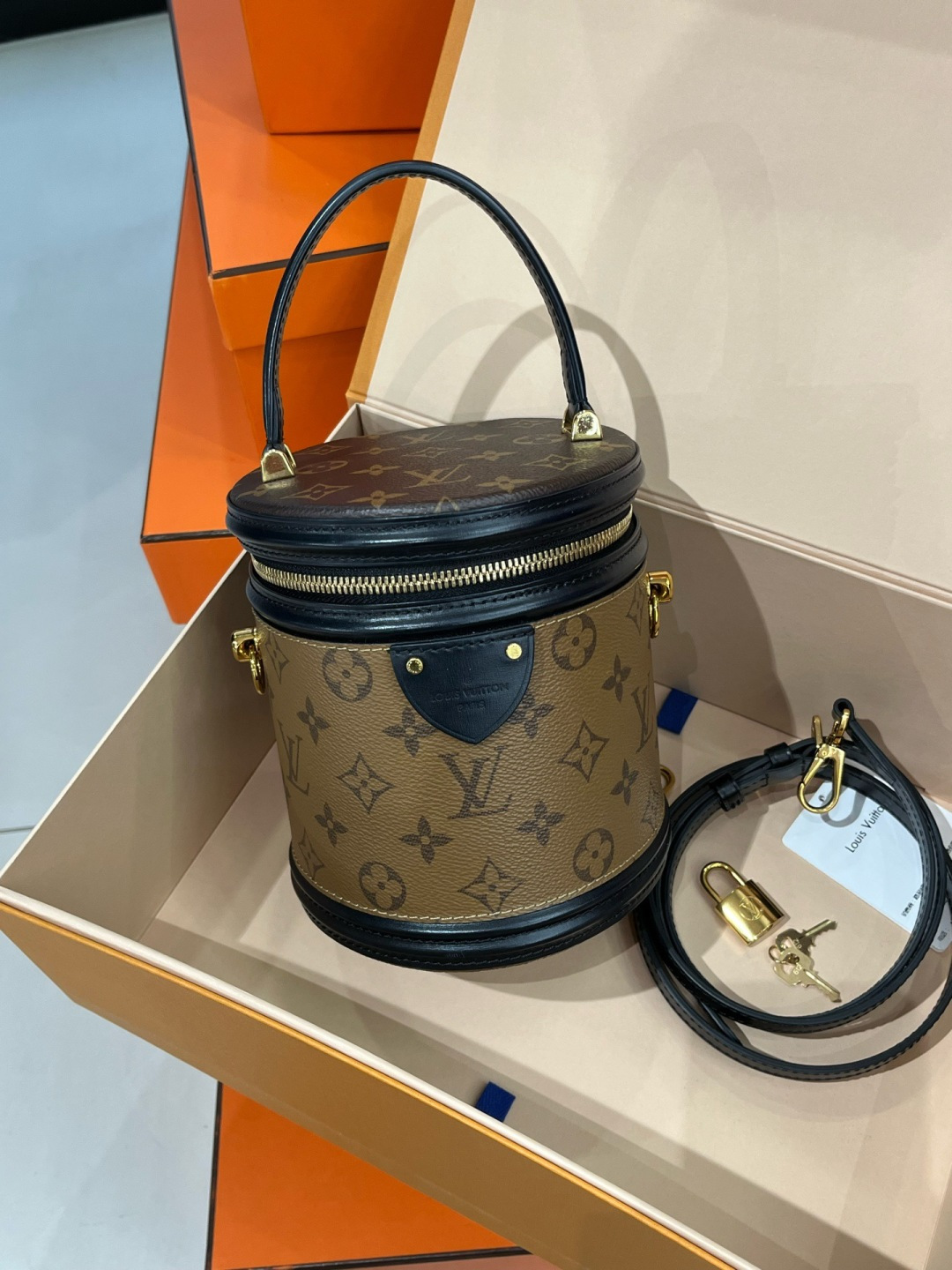 95新 LouisVuitton/路易威登 经典老花发财桶单肩包芯片款底长15