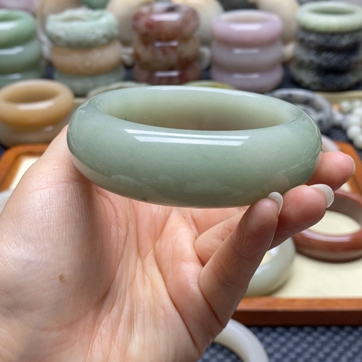 石英岩玉手镯未镶嵌