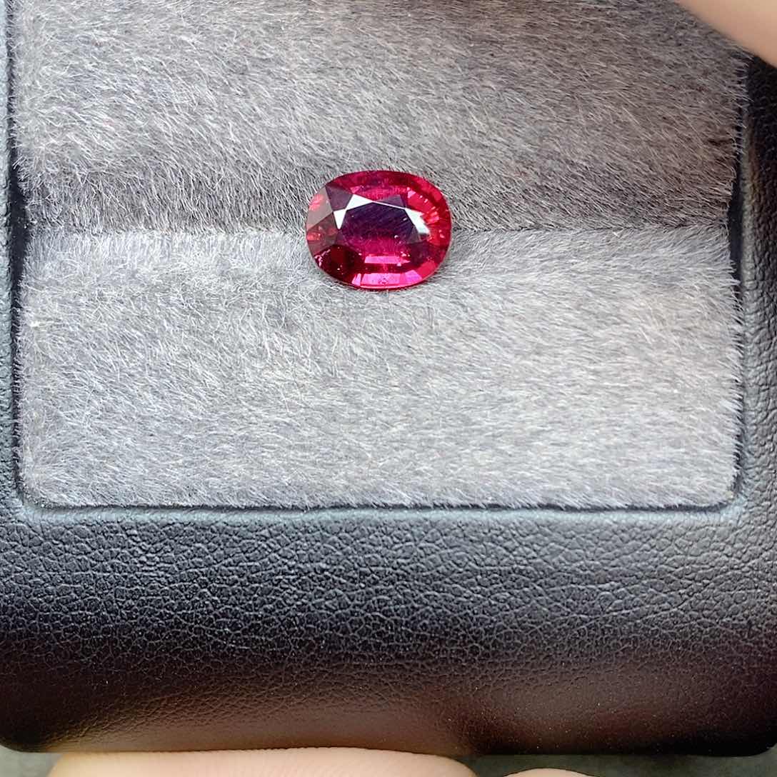 碧玺裸口未镶嵌2.05ct卢比莱