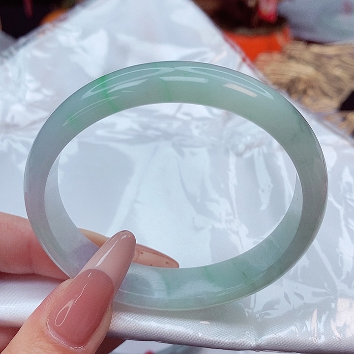 翡翠手镯未镶嵌顺**然56圈