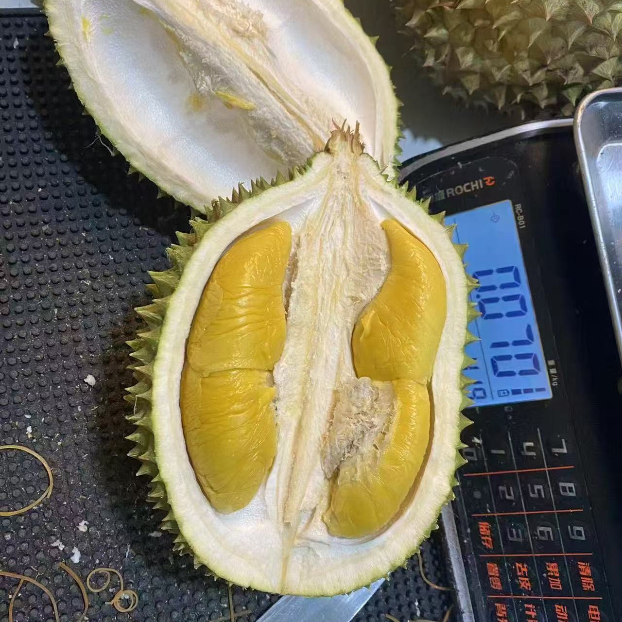 马来西亚鲜果猫山王，规格2到3斤，新鲜果，软糯香甜，核小肉香，2斤198元。/秤上为准/猫山王马来西亚