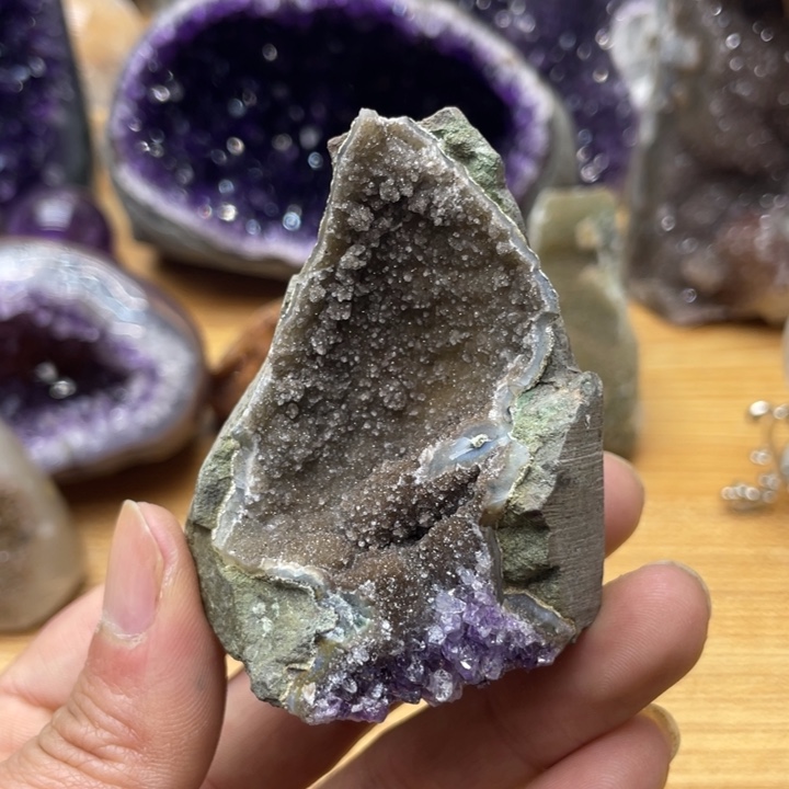 紫晶水晶摆件未镶嵌