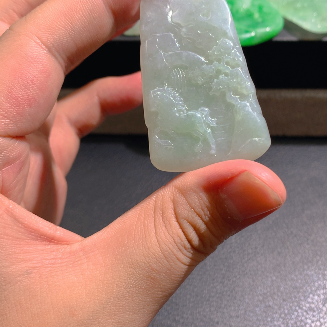 翡翠未镶嵌颈饰翡翠