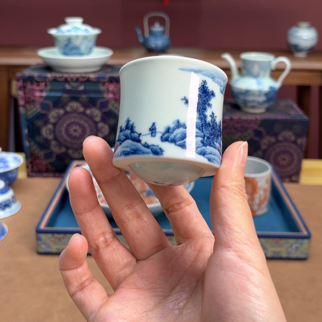 青花山水憩予转转杯