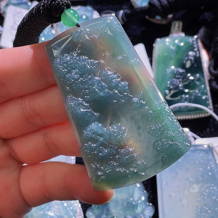 翡翠颈饰未镶嵌24，