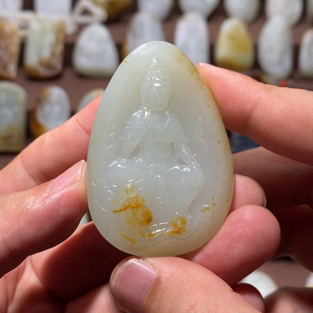 和田玉未镶嵌颈饰