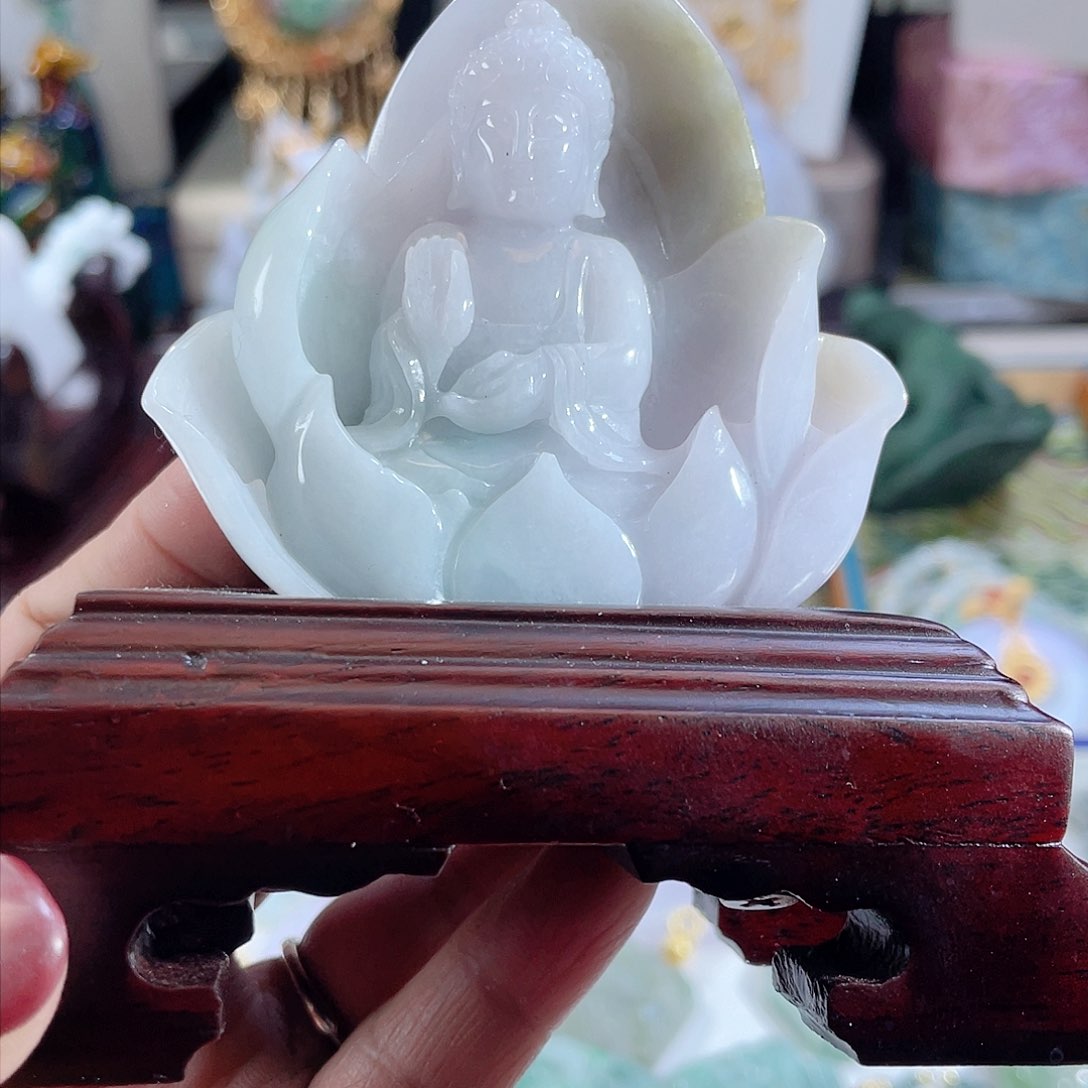 翡翠颈饰未镶嵌翡翠佛在心中