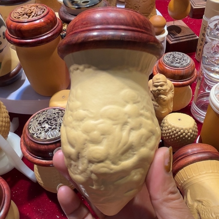 鸣声隆隆声嘶吼起来