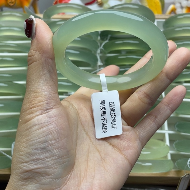 草***莓岫玉未镶嵌手镯岫玉