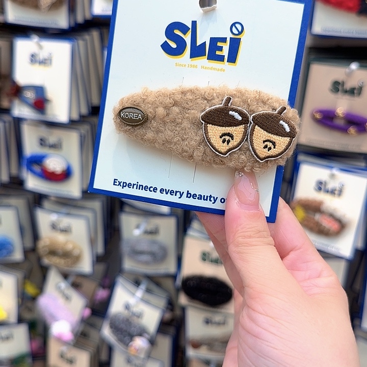 布艺非金属松果毛毛掰掰