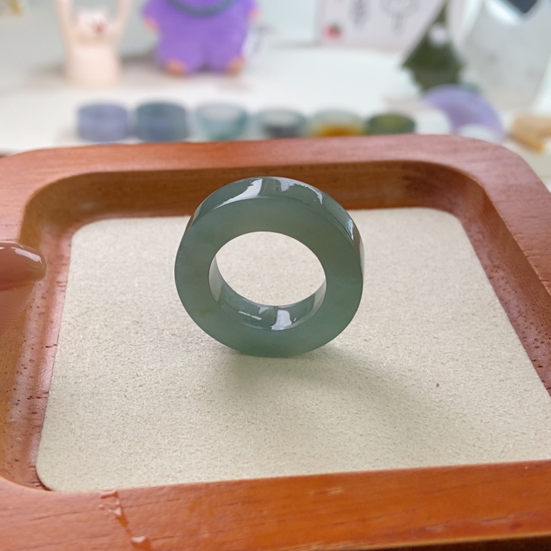 未镶嵌定制翡翠麦绿