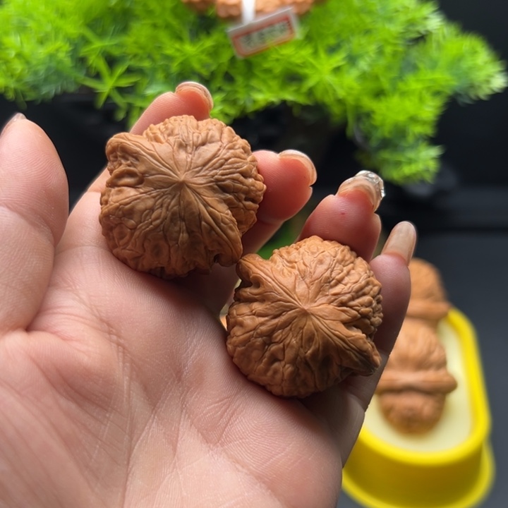 文玩核桃吊坠铁锤