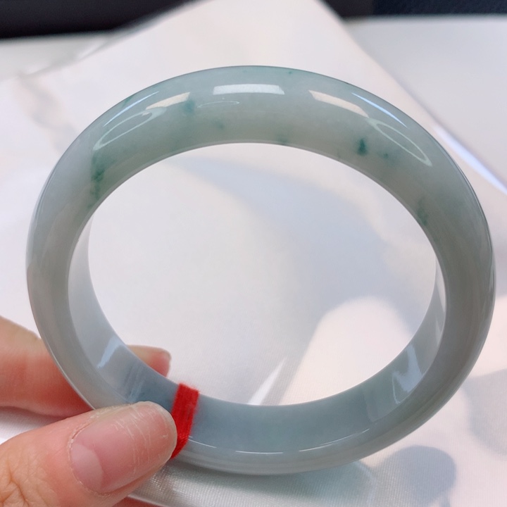 翡翠手镯未镶嵌54圈