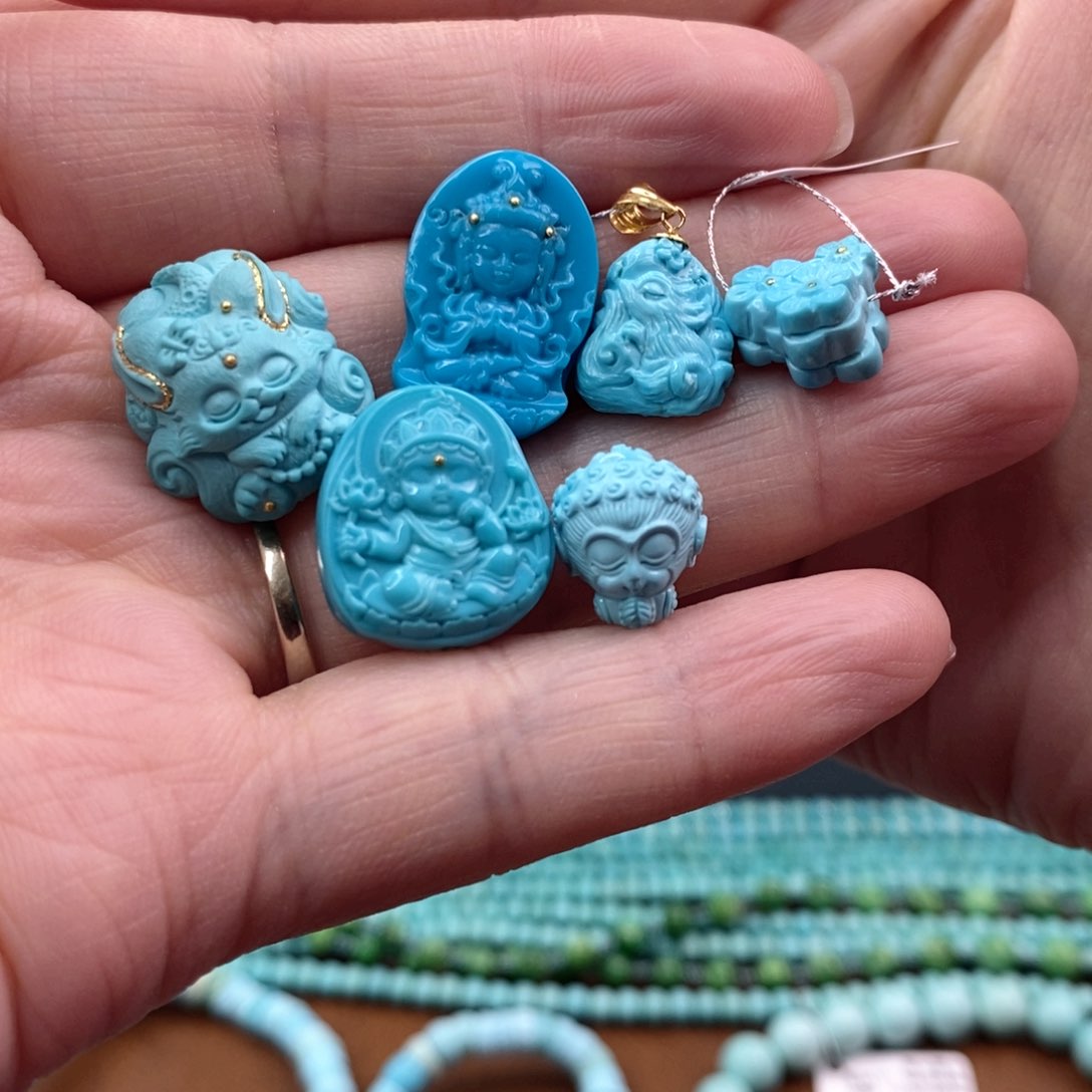 绿松石珠宝奇石未镶嵌偷***?