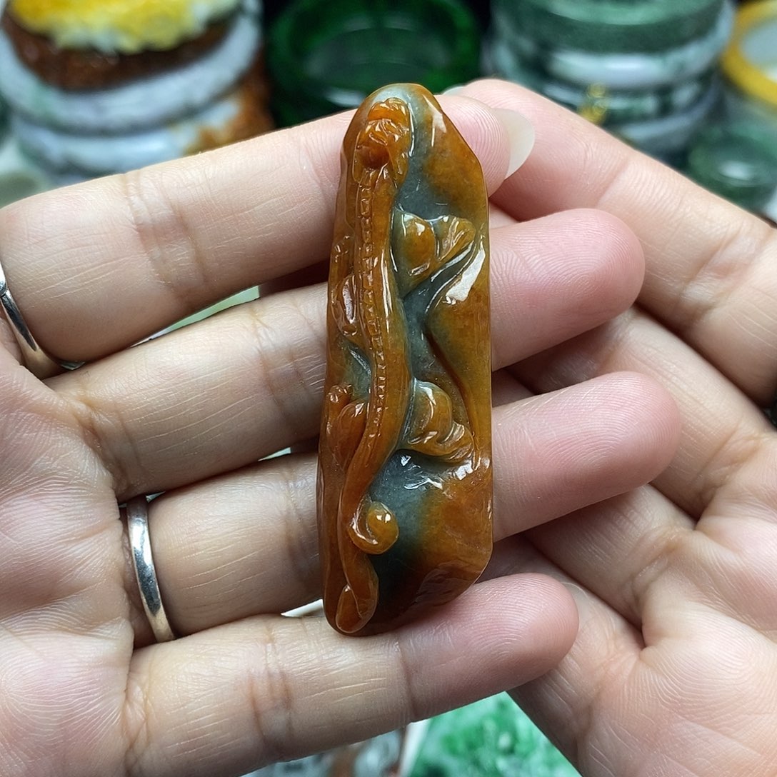 颈饰未镶嵌翡翠牌子
