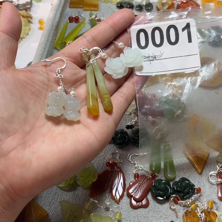 夏***｡蛇纹石玉合金耳饰