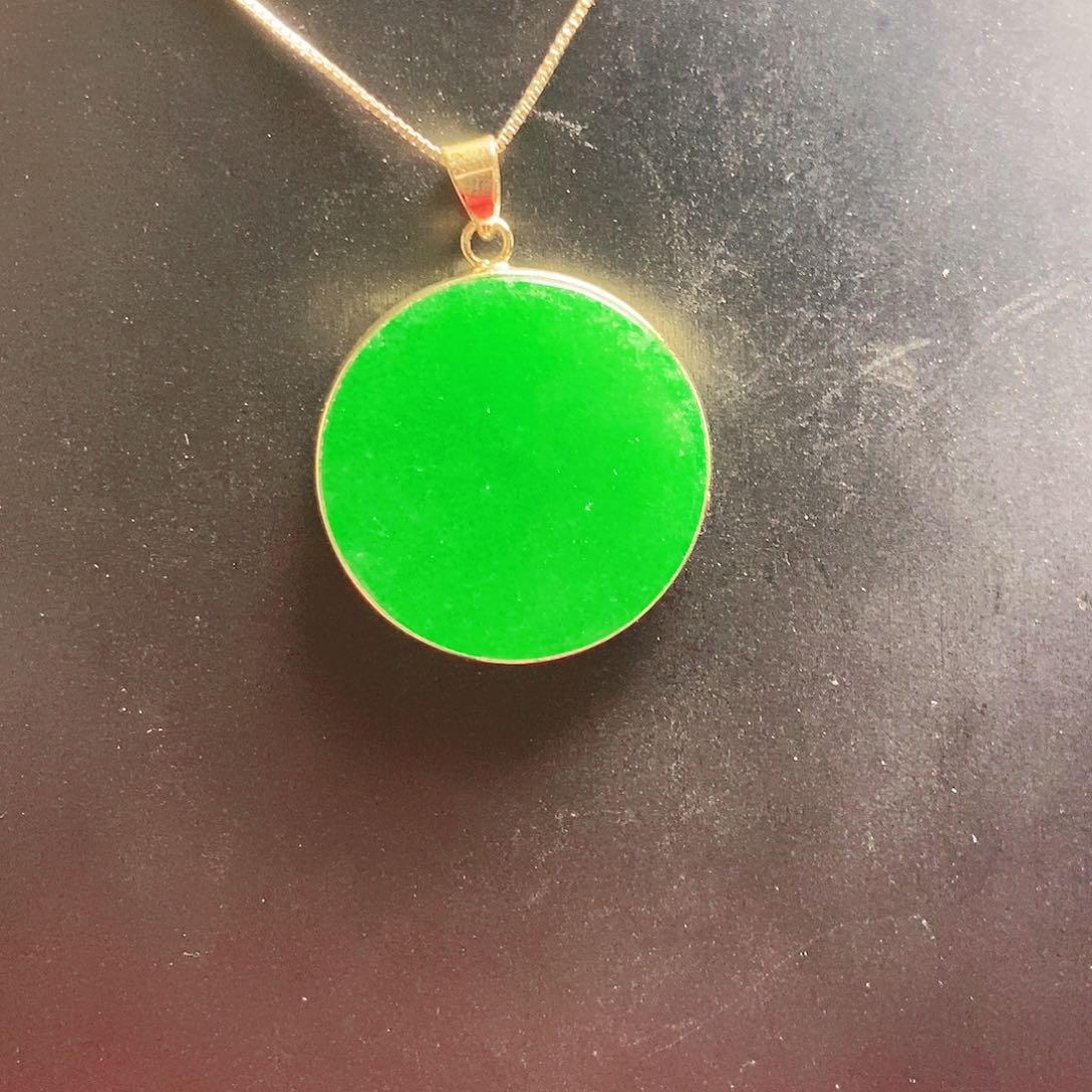 翡翠18K金镶嵌颈饰吊坠