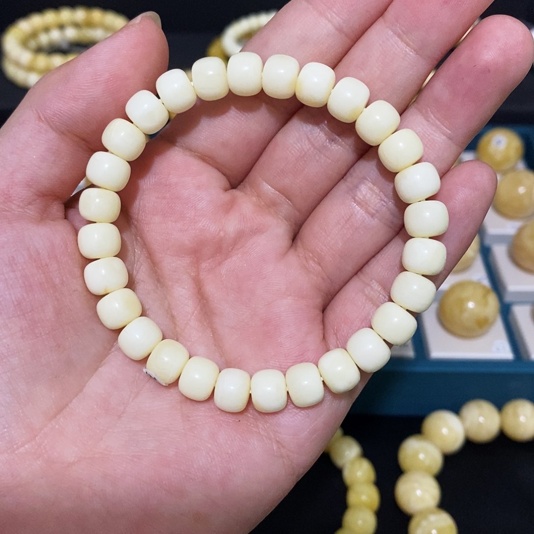 蜜蜡珠宝奇石未镶嵌