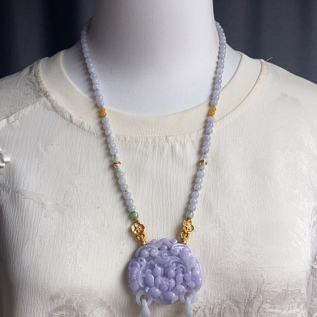 翡翠未镶嵌吊坠(赠链)