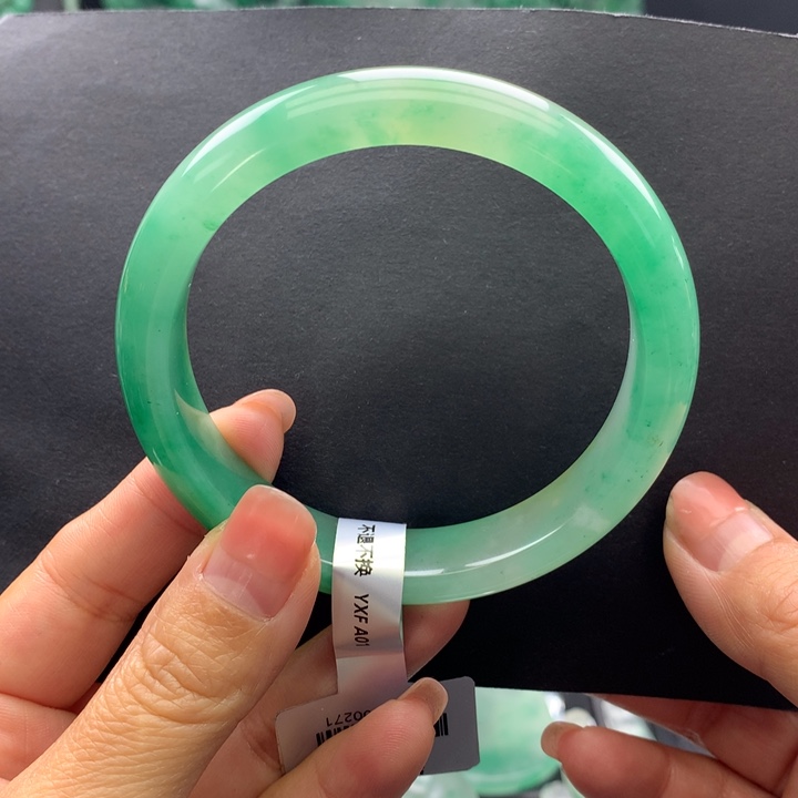 石英质玉未镶嵌手镯