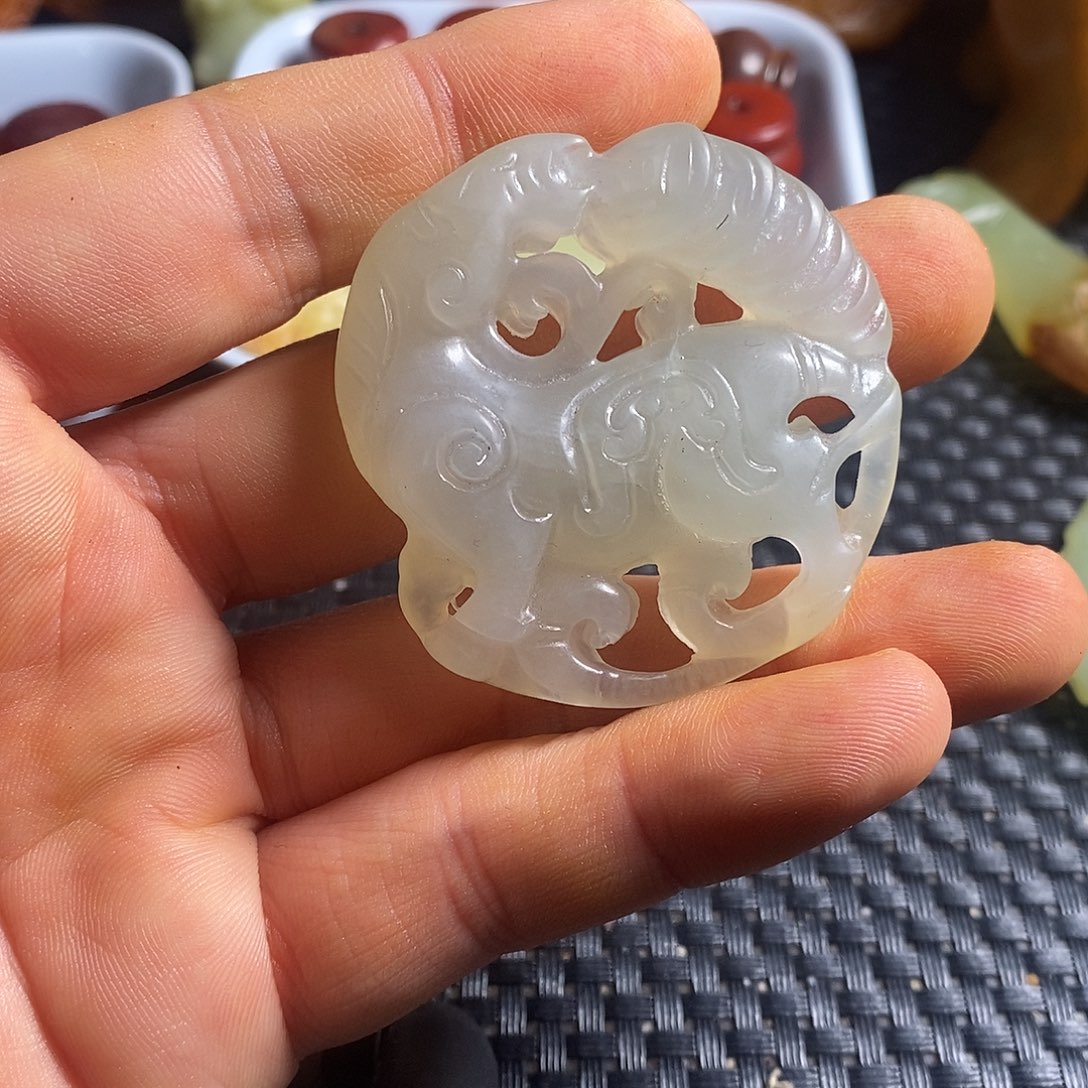 岫玉未镶嵌珠宝奇石