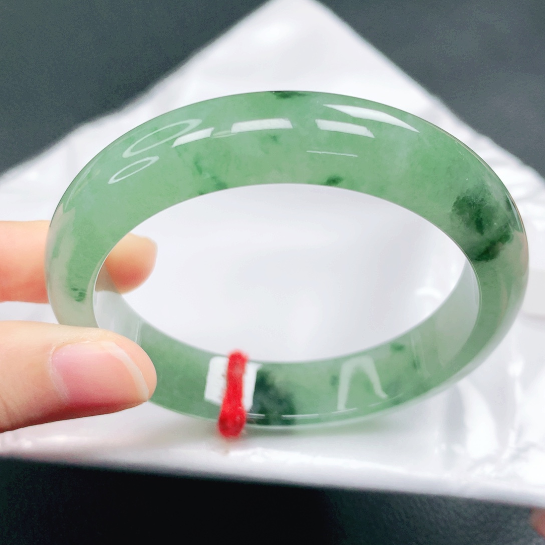 翡翠未镶嵌手镯54圈