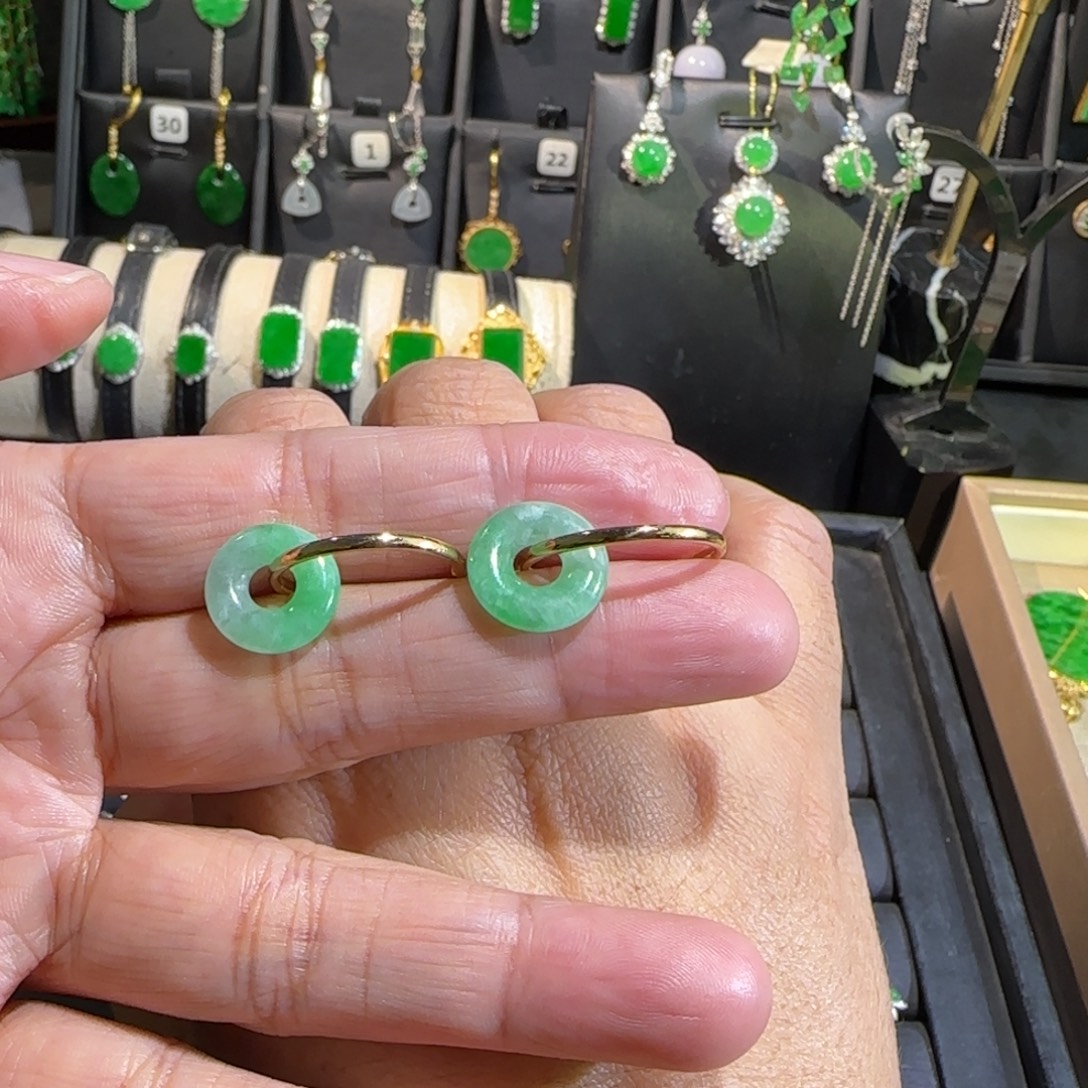 翡翠18K金镶嵌颈饰耳环