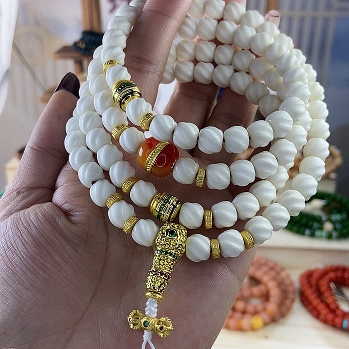 白玉菩提吊坠菩提