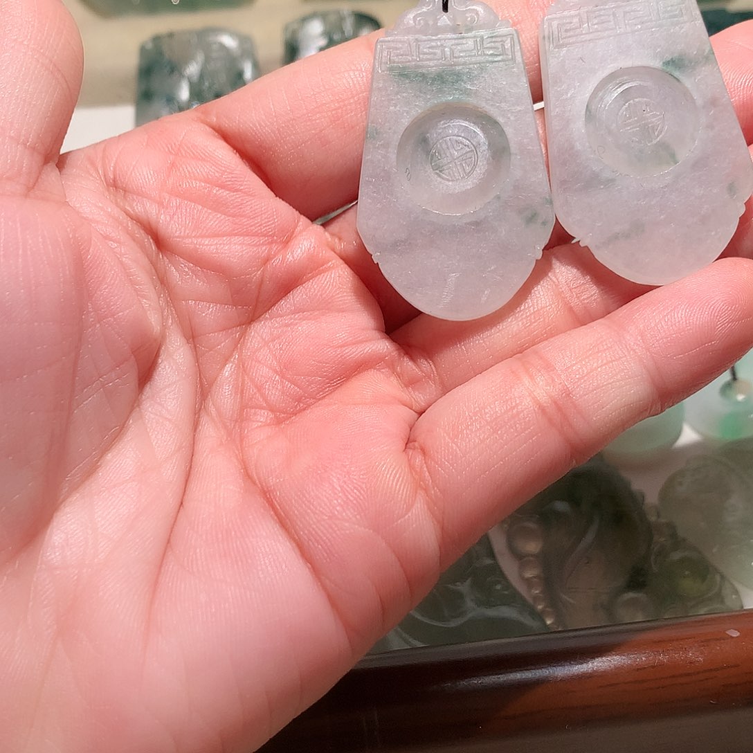 定制翡翠未镶嵌飘花无事牌