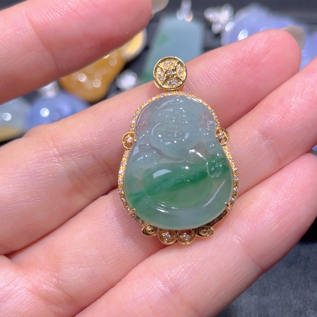 颈饰18K金镶嵌翡翠翡翠