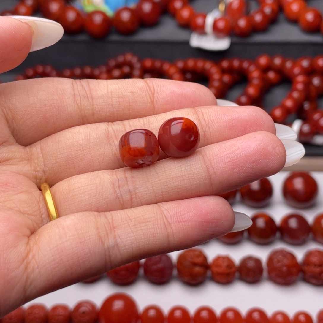 黑***马南红玛瑙未镶嵌手链Y10.5mm牛血火焰老型一对