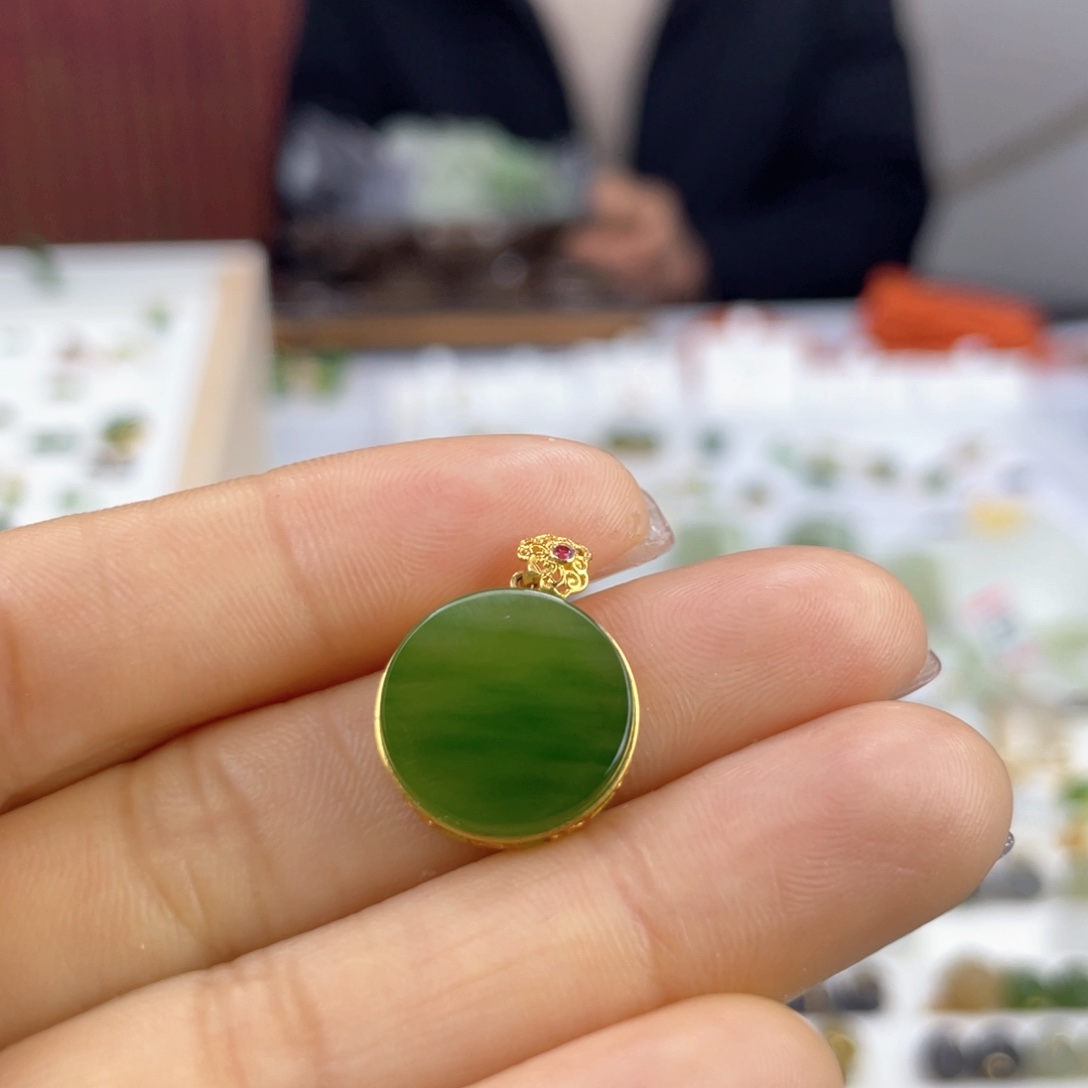 和田玉颈饰18K金镶嵌