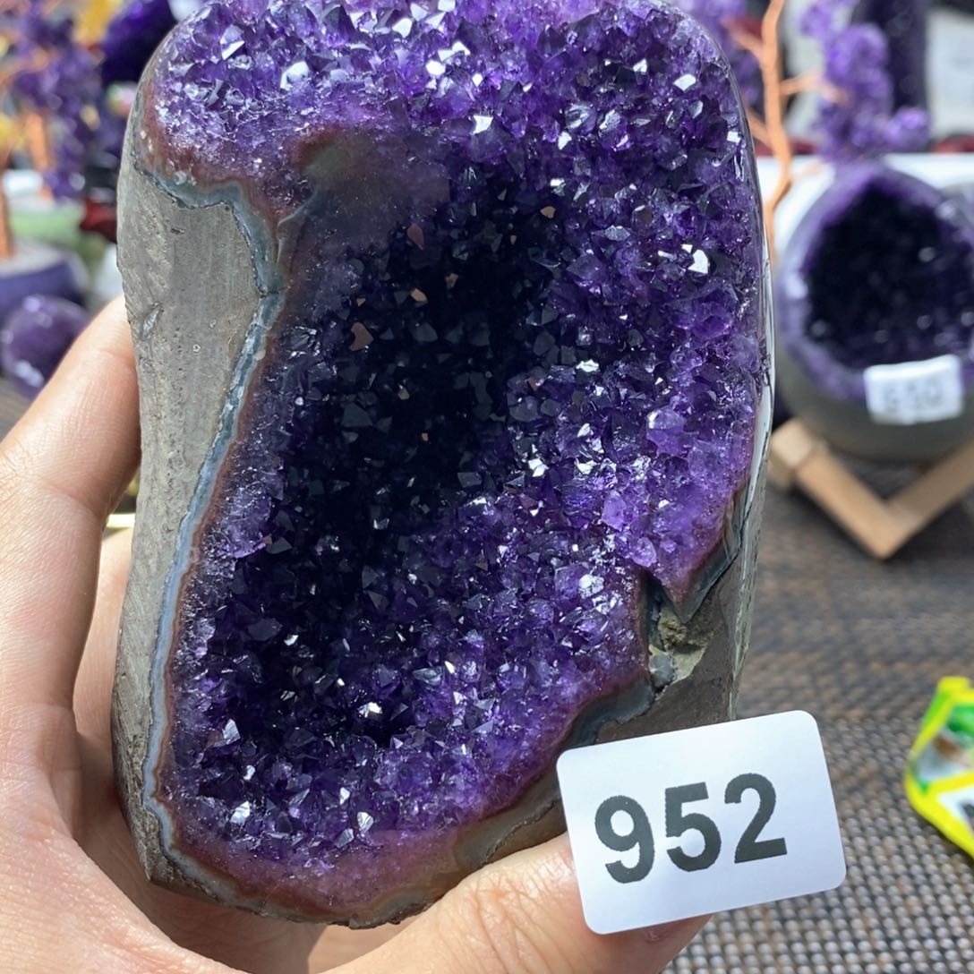 紫晶未镶嵌大型摆件（非配饰）