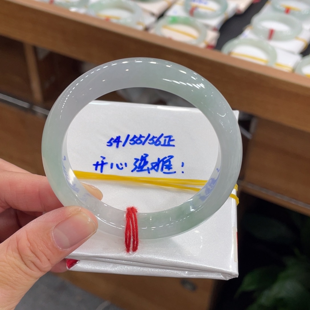 翡翠手镯未镶嵌缅甸翡翠天然翡翠