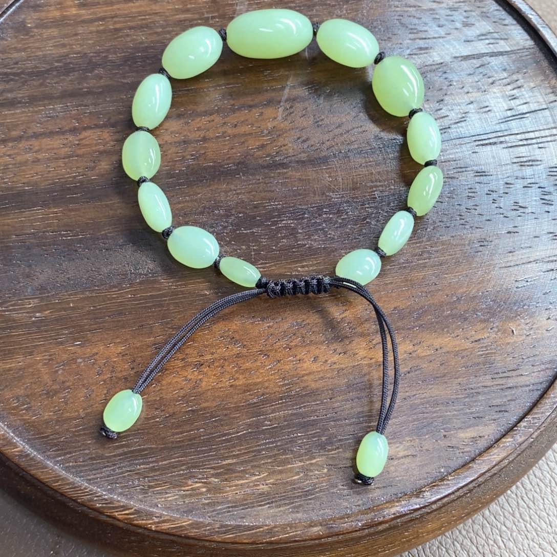 未镶嵌岫岩老玉（透闪石质玉）把件明*