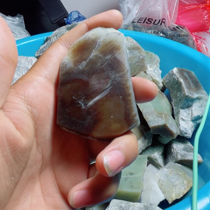 未镶嵌和田玉（糖玉）珠宝半成品