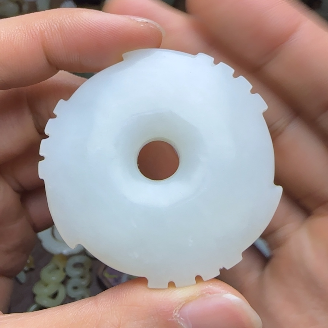 和田玉挂件未镶嵌璇玑