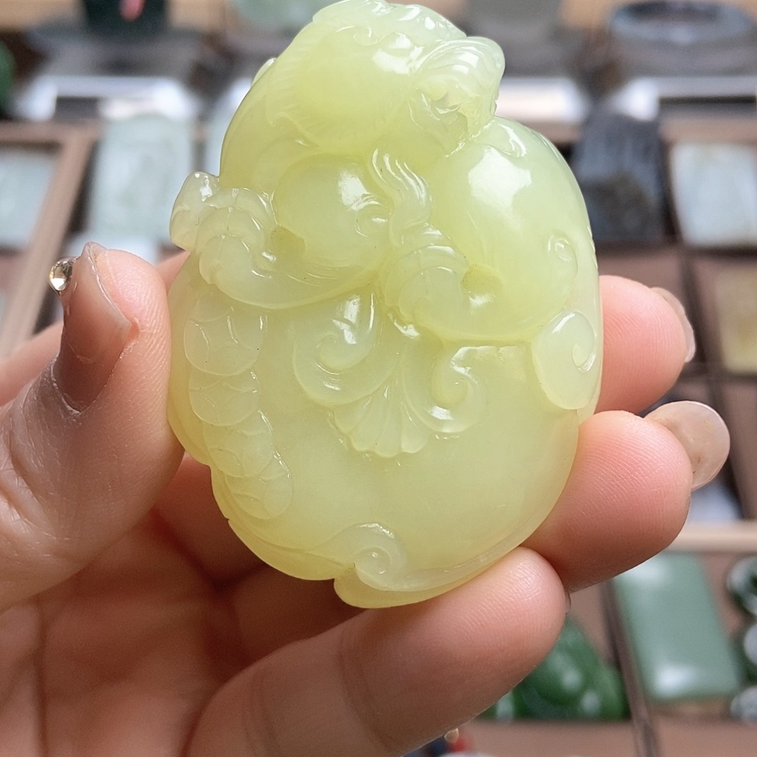 和田玉（糖玉）颈饰未镶嵌