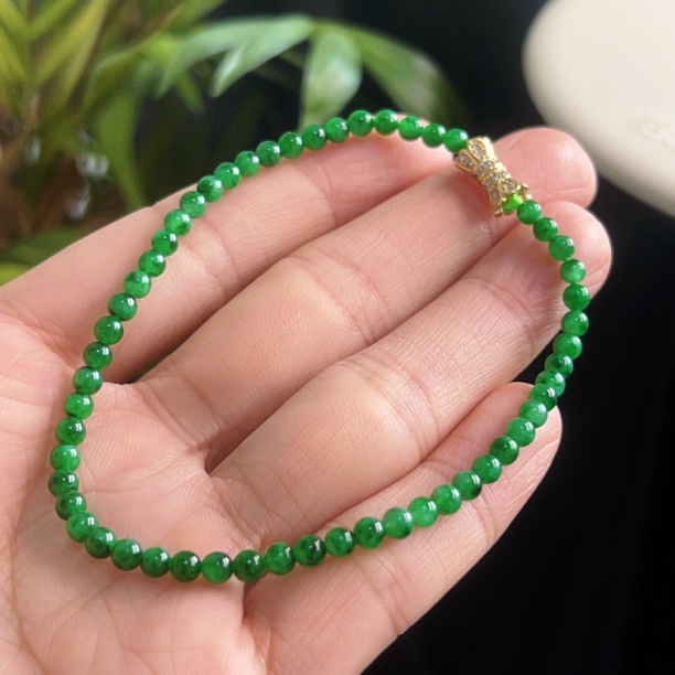 天然翡翠珠链手串辣阳绿小米珠卡3.3手工绿色老型素款可调节珠珠