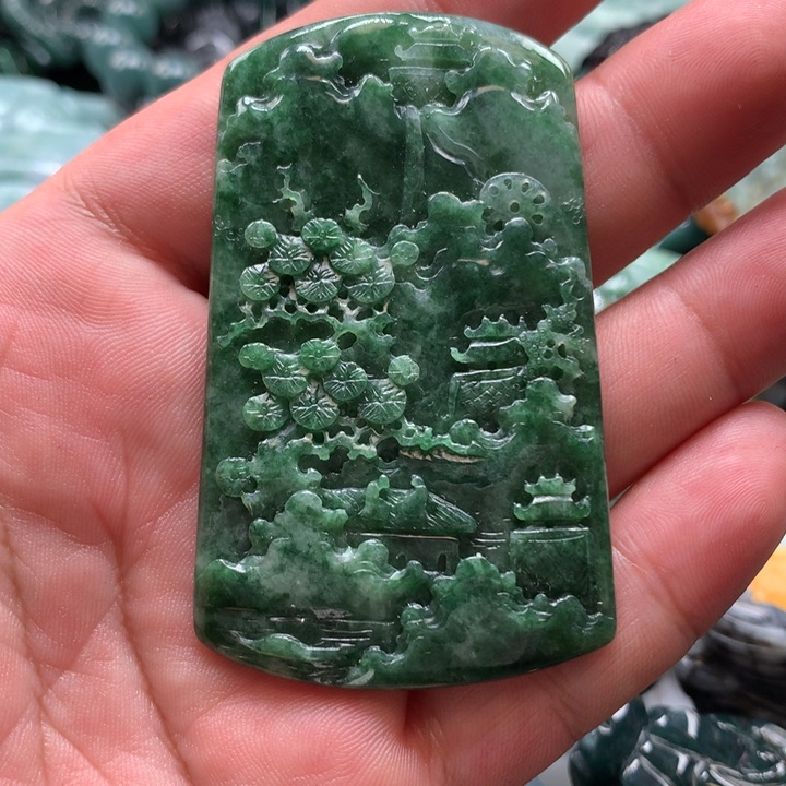 翡翠颈饰未镶嵌保真天然a货翡翠