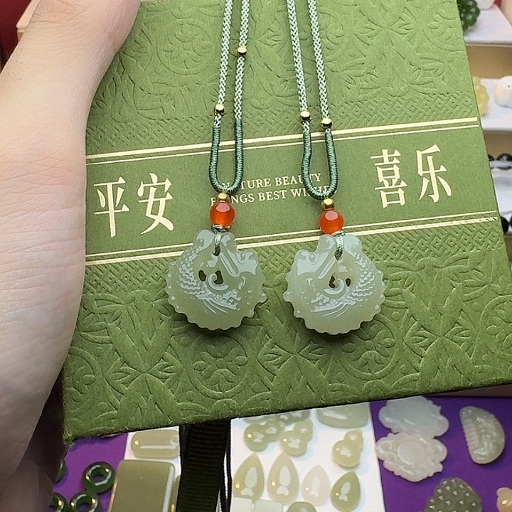 颈饰未镶嵌和田玉