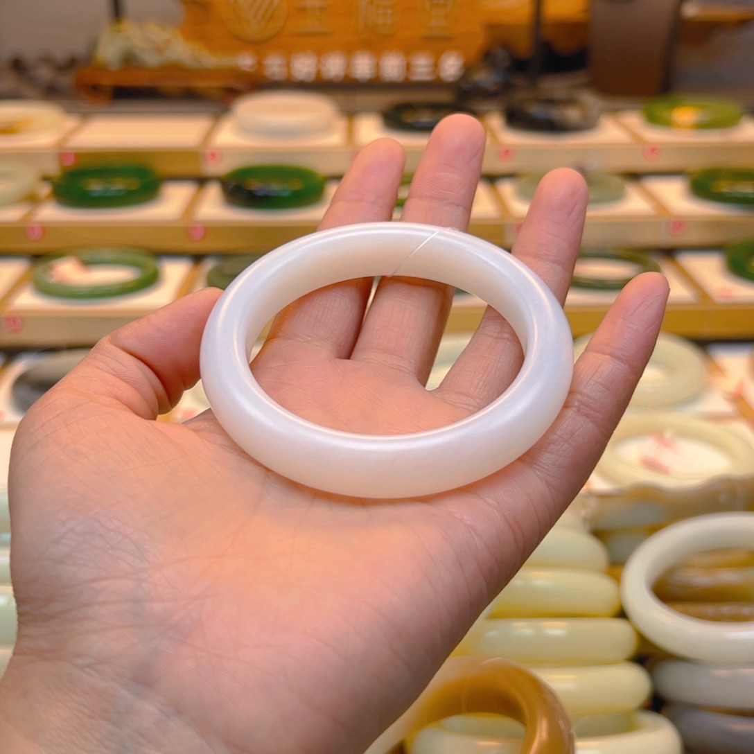 和田玉手镯未镶嵌L****u2