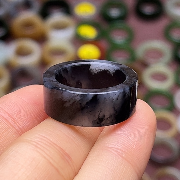 和田玉未镶嵌戒指18.4籽玉青花