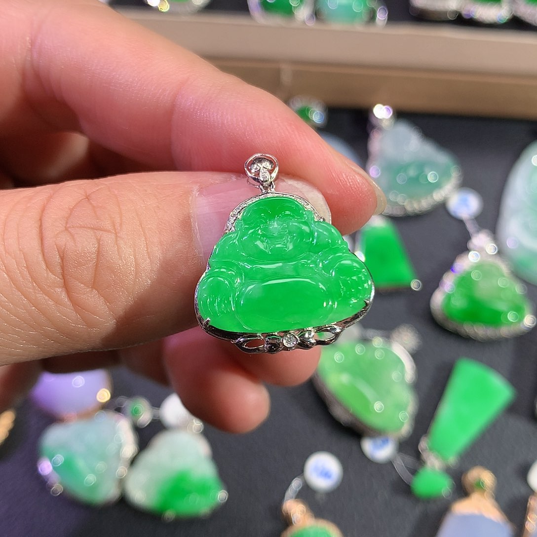 翡翠18K金镶嵌吊坠(赠链)