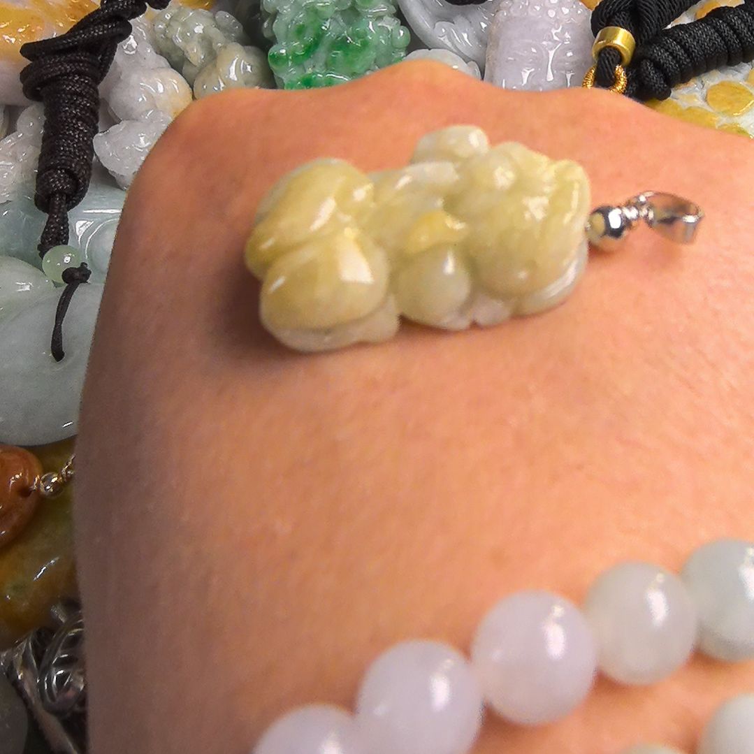 翡翠颈饰未镶嵌吊坠